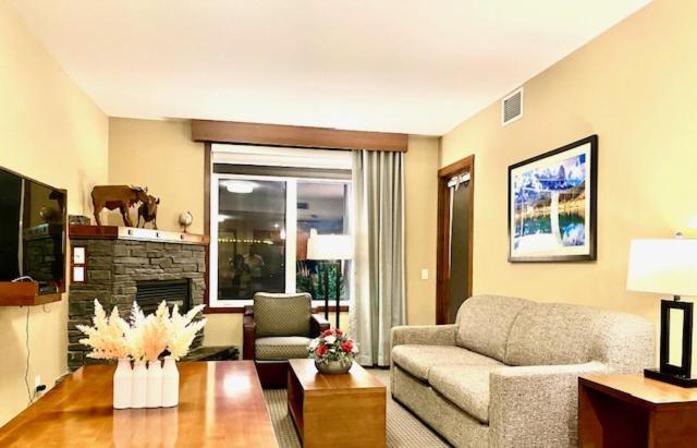 Falcon Crest Lodge 1 Bedroom Condo With Gym & Hot-Tubs & Mountain View Canmore Kültér fotó