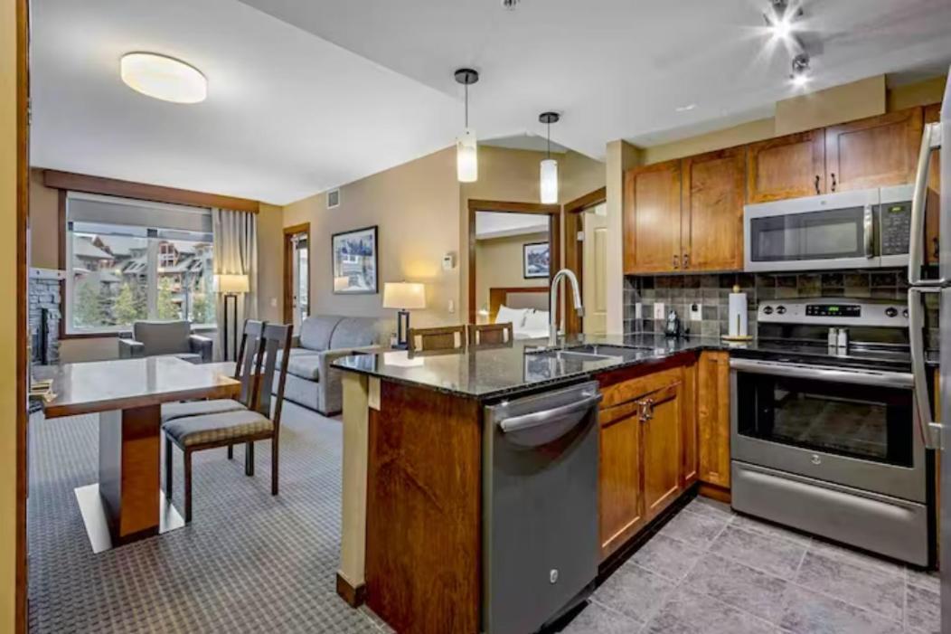 Falcon Crest Lodge 1 Bedroom Condo With Gym & Hot-Tubs & Mountain View Canmore Kültér fotó